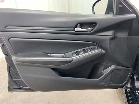 Used 2024 Nissan Altima 2.5 SV image 12