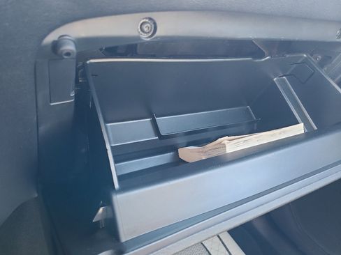 Used 2021 Ford Explorer Limited image 26