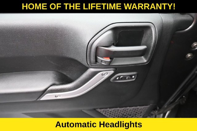 Used 2017 Jeep Wrangler Unlimited Sahara w/ Max Tow Package AWD/4WD image 13
