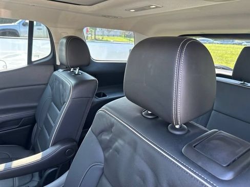 Used 2023 GMC Acadia Denali w/ Denali Technology Package AWD/4WD image 15