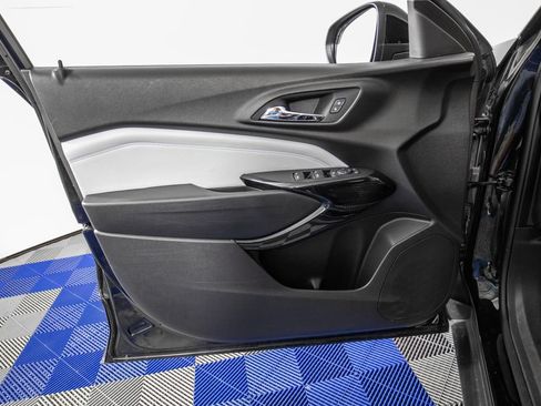 Used 2025 Chevrolet Trax LT FWD image 13