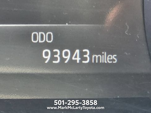 Used 2021 Toyota Highlander XLE FWD image 24