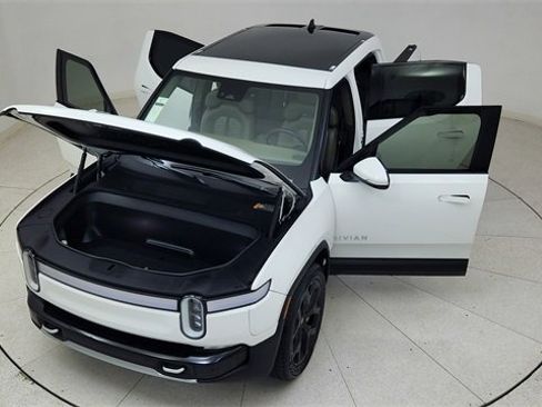 Used 2023 Rivian R1T Adventure image 82
