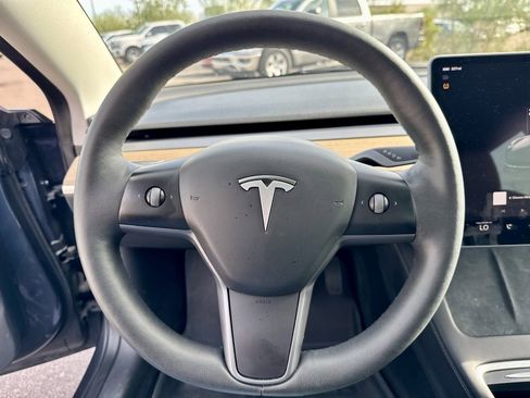 Used 2023 Tesla Model 3 Standard Range image 18