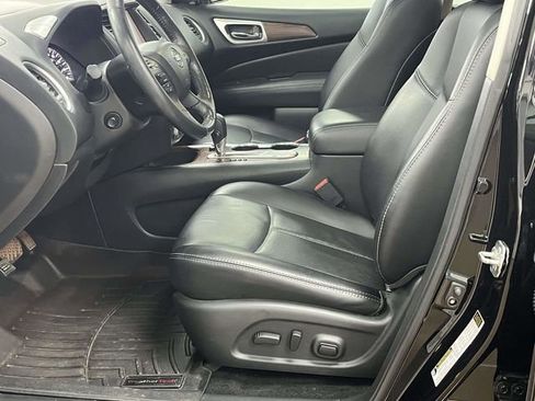 Used 2018 Nissan Pathfinder Platinum FWD image 13
