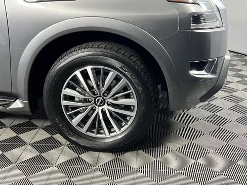 Used 2024 Nissan Armada SL image 12