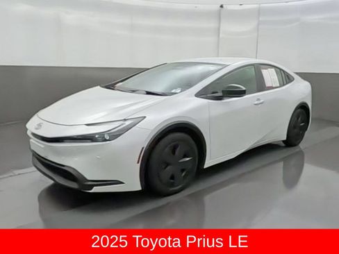 Certified 2025 Toyota Prius LE FWD image 4