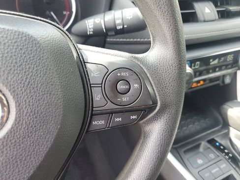 Used 2024 Toyota RAV4 XLE FWD image 19