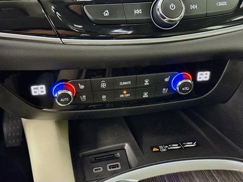 Certified 2024 Buick Enclave Avenir w/ Avenir Technology Package image 18