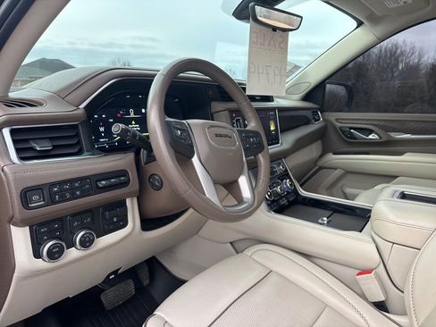Used 2022 GMC Yukon XL Denali image 18