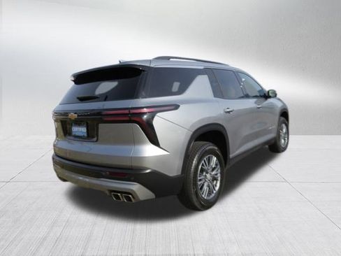 Certified 2025 Chevrolet Traverse LT image 7