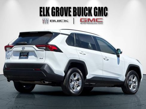 Used 2024 Toyota RAV4 XLE FWD image 4