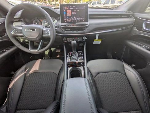 New 2026 Jeep Compass Latitude w/ Sun and Sound Group image 13