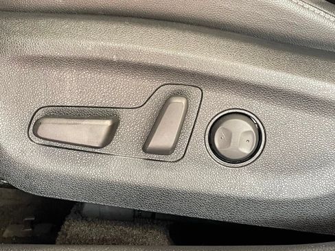 Used 2020 Kia Niro EX Premium FWD image 12