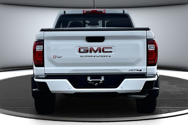 Used 2025 GMC Canyon AT4 w/ Technology Plus Package AWD/4WD image 5