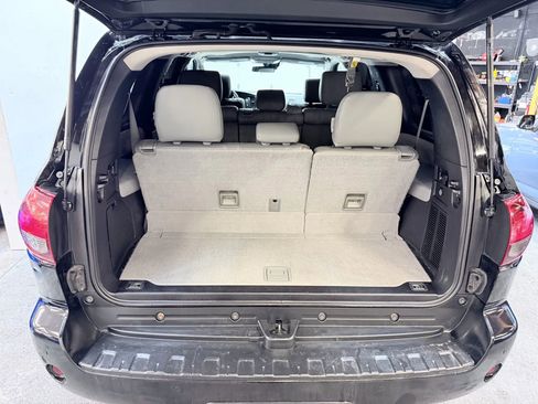 Used 2019 Toyota Sequoia SR5 image 28