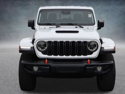 Used 2024 Jeep Gladiator Mojave AWD/4WD image 28