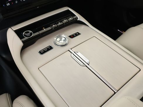 New 2026 Lincoln Navigator Reserve AWD/4WD image 8