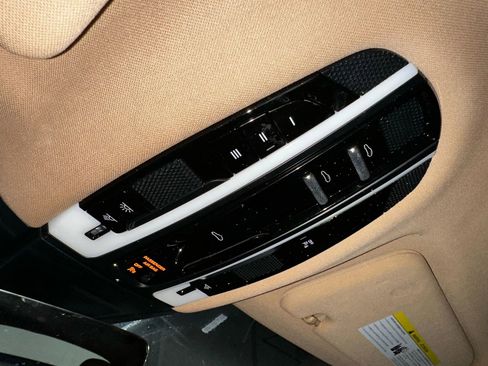 Used 2018 Porsche Panamera 4 image 29