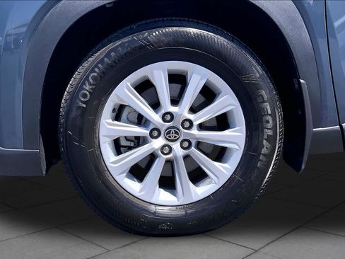 Used 2024 Toyota Grand Highlander AWD image 11
