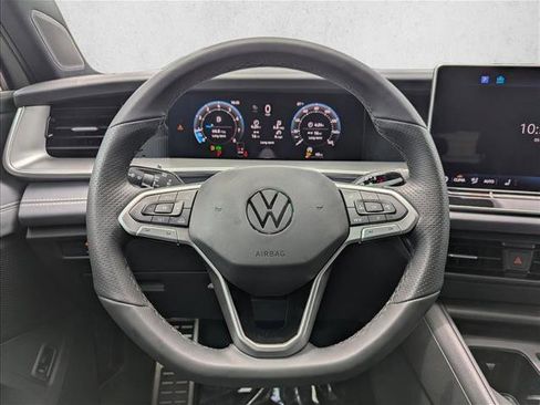 New 2026 Volkswagen Tiguan SE R-Line FWD image 15