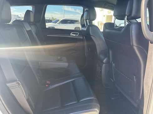 Used 2019 Jeep Grand Cherokee Limited image 14