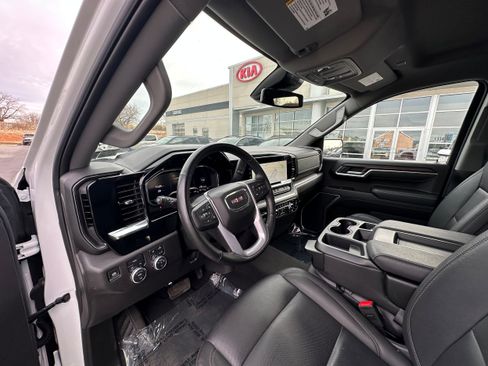 Used 2025 GMC Sierra 1500 SLT image 29