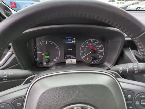 Used 2025 Toyota Corolla Cross AWD Hybrid w/ Moonroof Package image 20