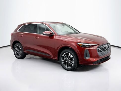 Used 2025 Audi Q5 Premium Plus w/ Premium Plus image 3