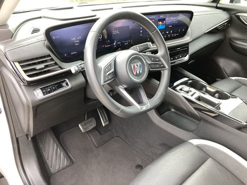Used 2025 Buick Envision Sport Touring AWD/4WD image 10