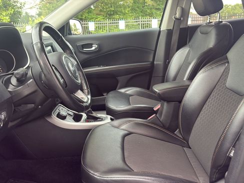 Used 2020 Jeep Compass Latitude w/ Cold Weather Group AWD/4WD image 15