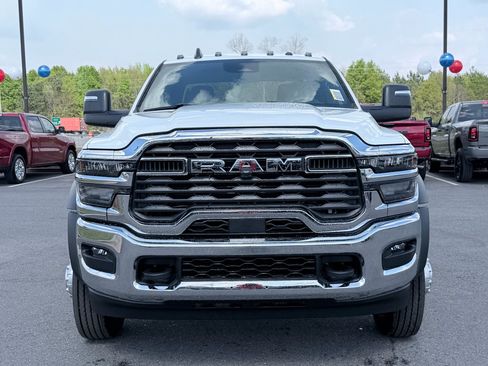 New 2026 RAM 4500 Tradesman AWD/4WD image 3
