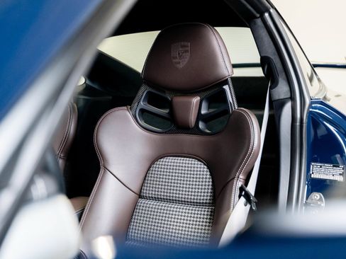 Used 2018 Porsche 911 GT3 RWD image 23