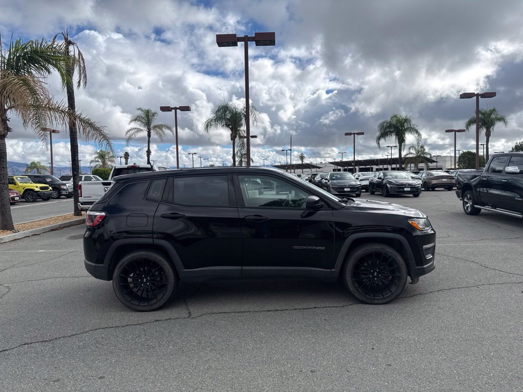 Used 2018 Jeep Compass Sport FWD image 3