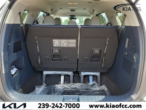 New 2026 Kia Carnival EX FWD image 11