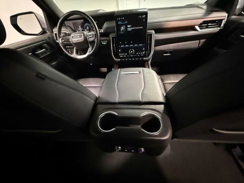 Used 2025 GMC Yukon XL Denali AWD/4WD image 72