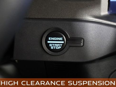 Used 2025 Ford Bronco Badlands AWD/4WD image 30