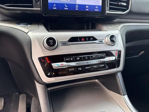 Used 2022 Ford Explorer Timberline w/ Timberline Technology Package image 16