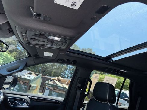 Used 2023 Chevrolet Tahoe Premier w/ Premium Package 2 AWD/4WD image 20
