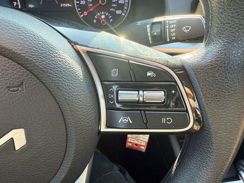 Used 2023 Kia Forte LXS image 21