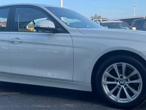 Used 2017 BMW 320i xDrive 320i xDrive image 13