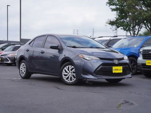 Used 2019 Toyota Corolla LE FWD image 2