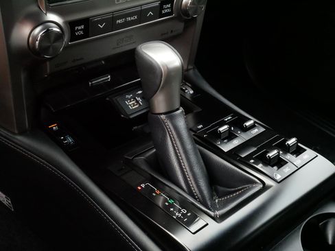 Used 2021 Lexus GX 460 Luxury w/ Sport Design Package AWD/4WD image 24