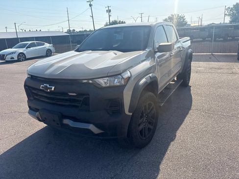 Used 2023 Chevrolet Colorado Trail Boss AWD/4WD image 3