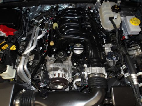 Used 2024 Jeep Wrangler Unlimited Sport AWD/4WD image 21