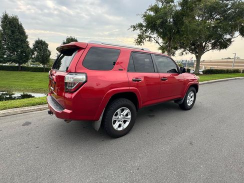 Used 2017 Toyota 4Runner SR5 RWD image 30