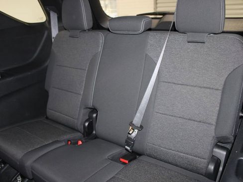 Used 2024 Chevrolet Traverse LT image 19