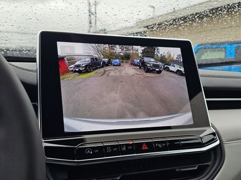 New 2026 Jeep Compass Limited image 20