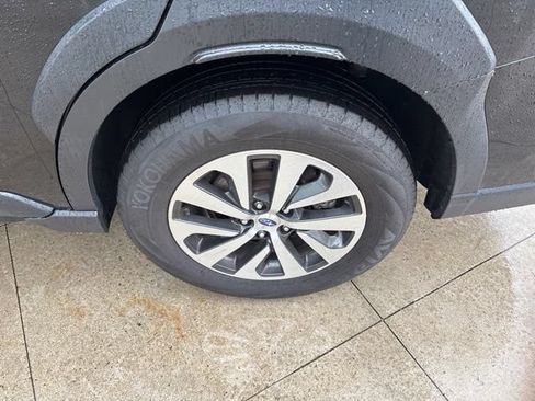 Used 2025 Subaru Outback Premium AWD/4WD image 30