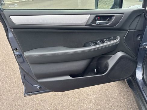 Used 2017 Subaru Outback 2.5i Premium image 21